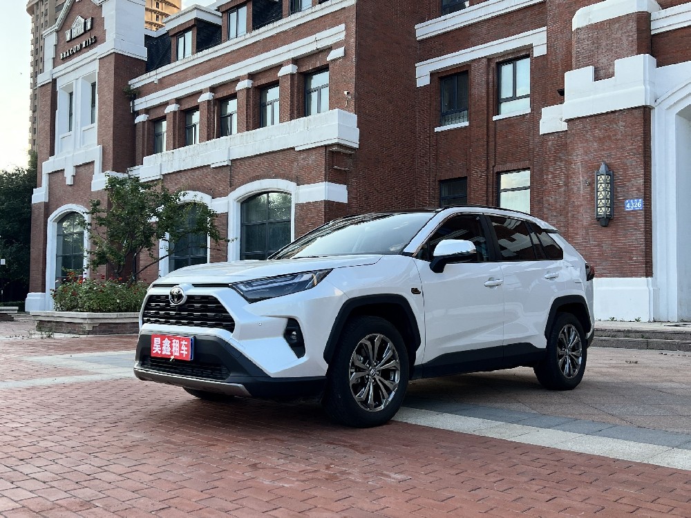 丰田RAV4荣放 300元/日（含保险）